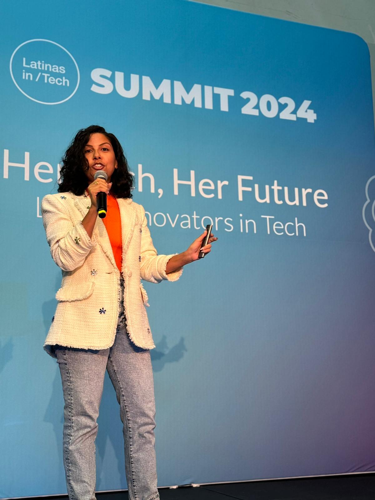 Samara Ferreira speaking on stage